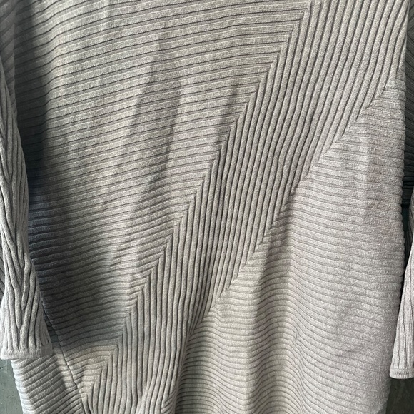 Chico's beige sweater size 2 for women - Picture 6 of 10